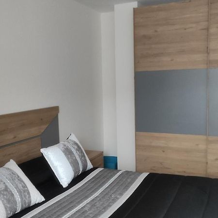 Piso En El Centro De Solares Apartment Екстериор снимка
