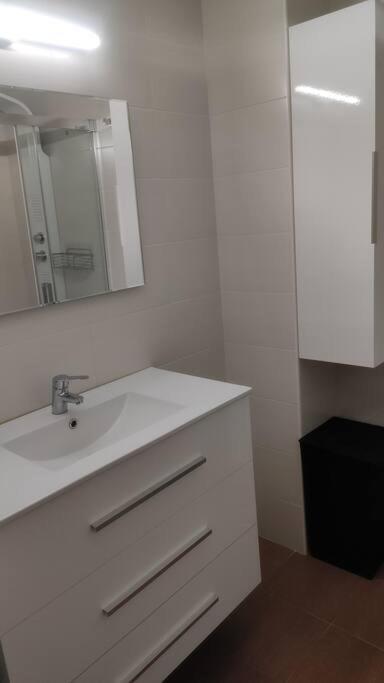 Piso En El Centro De Solares Apartment Екстериор снимка